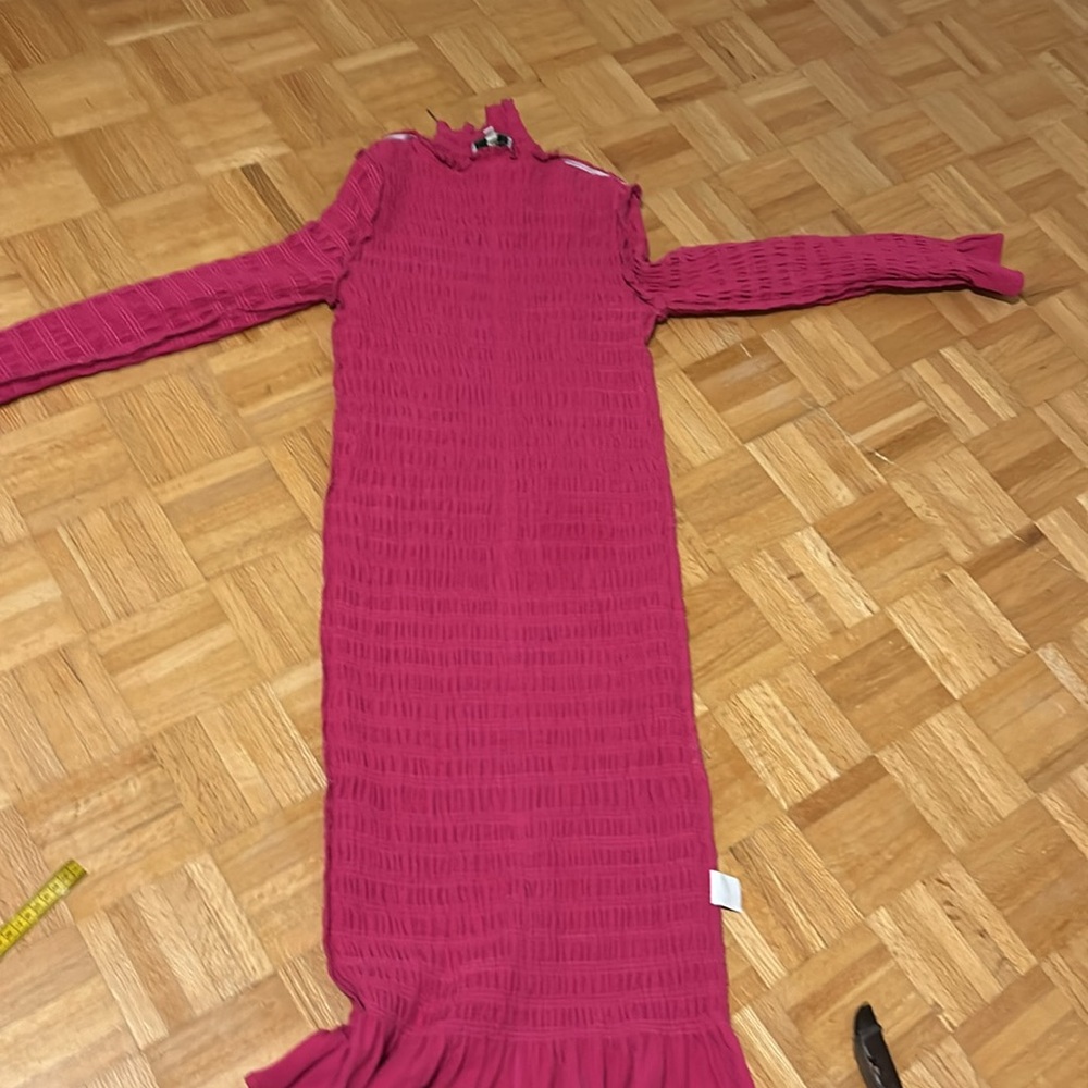 Never fully dressed. - Picture 6 of 12